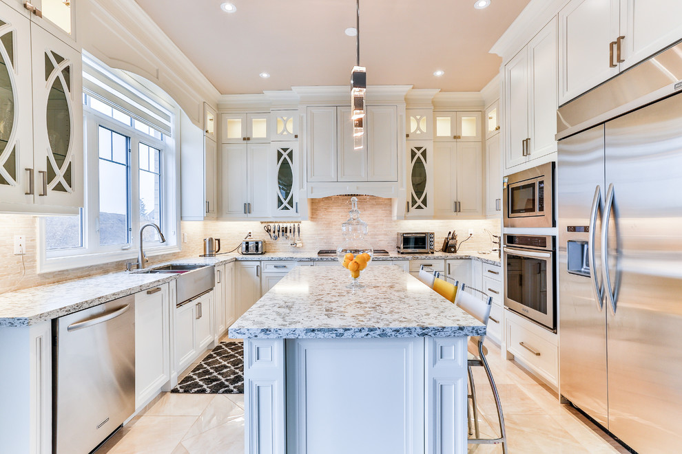 Inspiration for a transitional kitchen remodel in Toronto