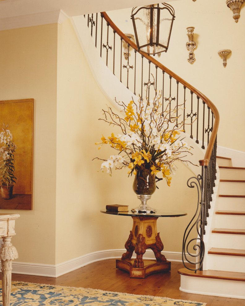 Design ideas for a transitional staircase in Orlando.