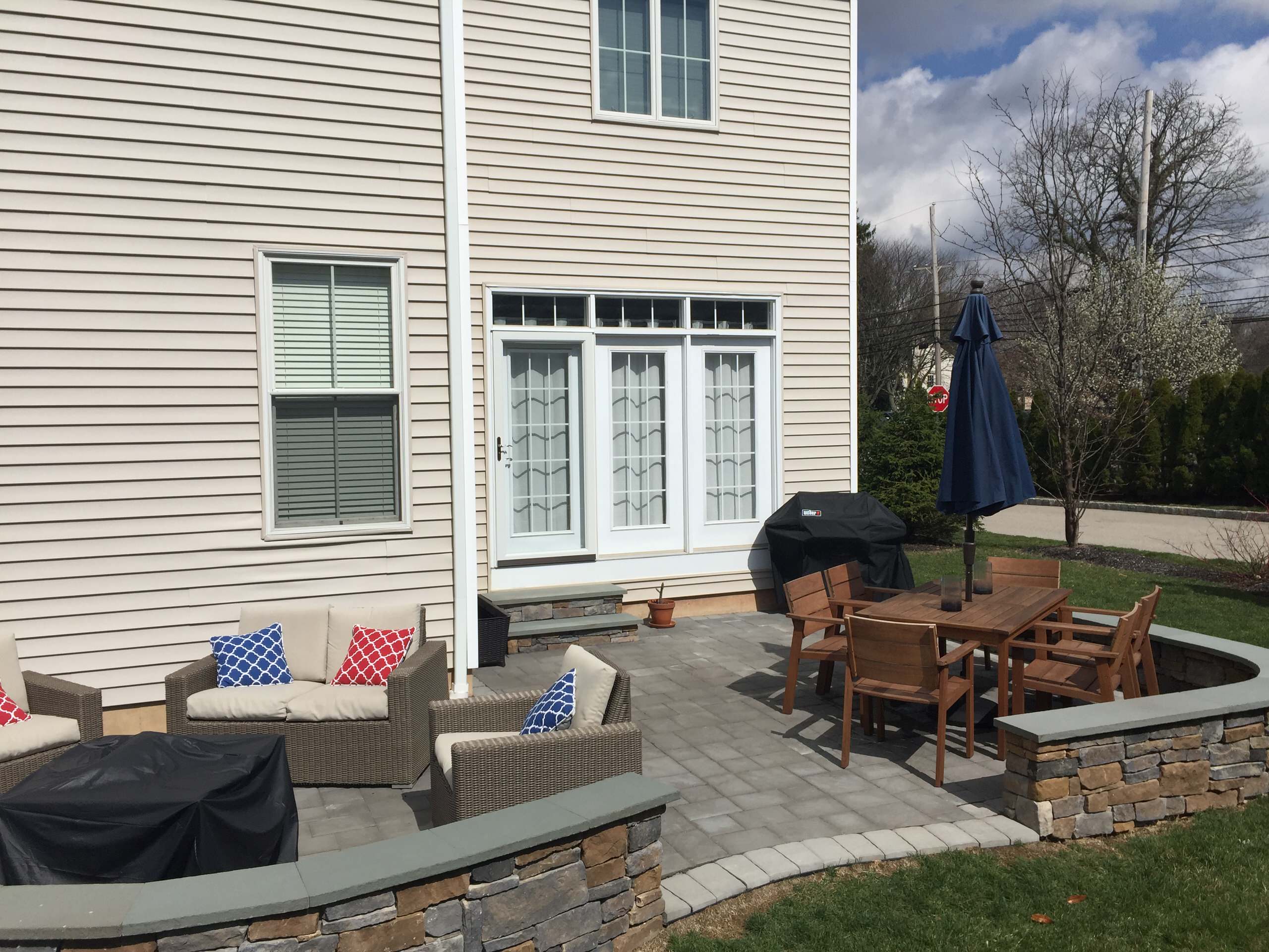 Patios/Patios with sitting walls