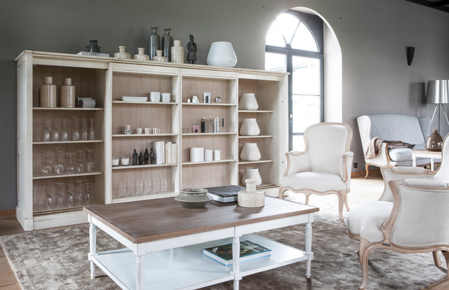 Compositions traditional-living-room