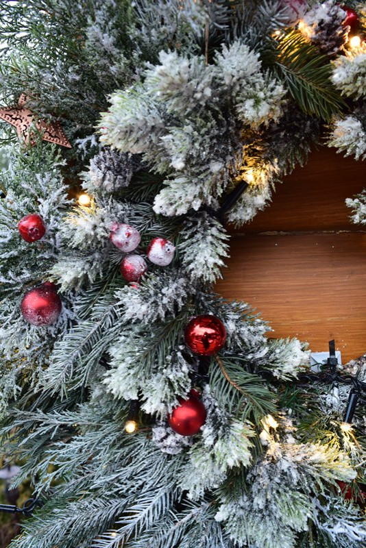 Новый год стучится в дверь