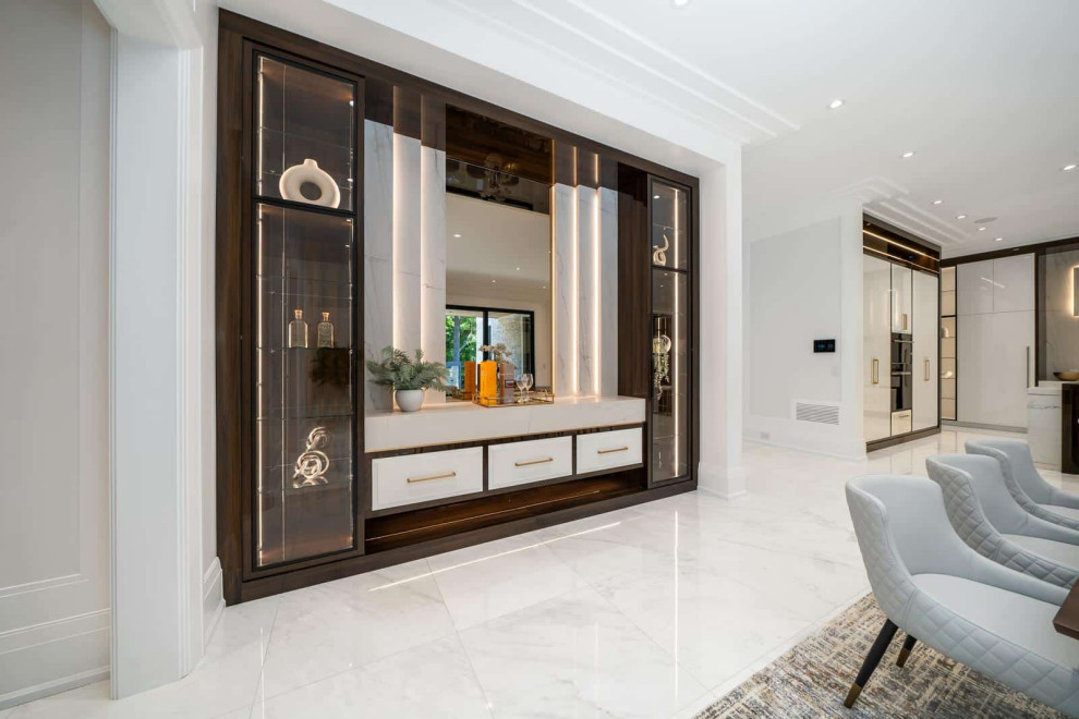 Home design - transitional home design idea in Toronto