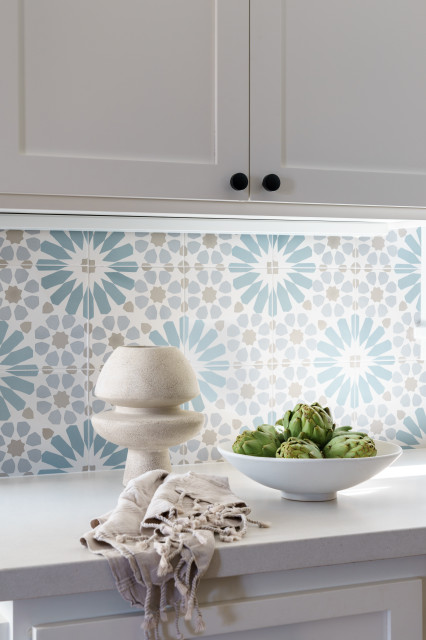 Patterned Backsplash costero-cocina