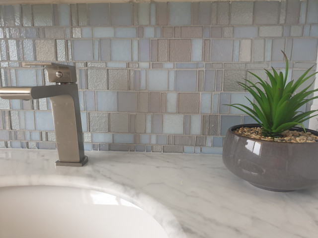 Middle Park modern-bathroom
