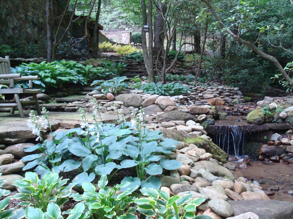 Photo of a traditional garden in Atlanta.