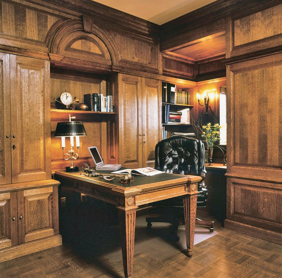 Design ideas for a traditional home office in Montreal.