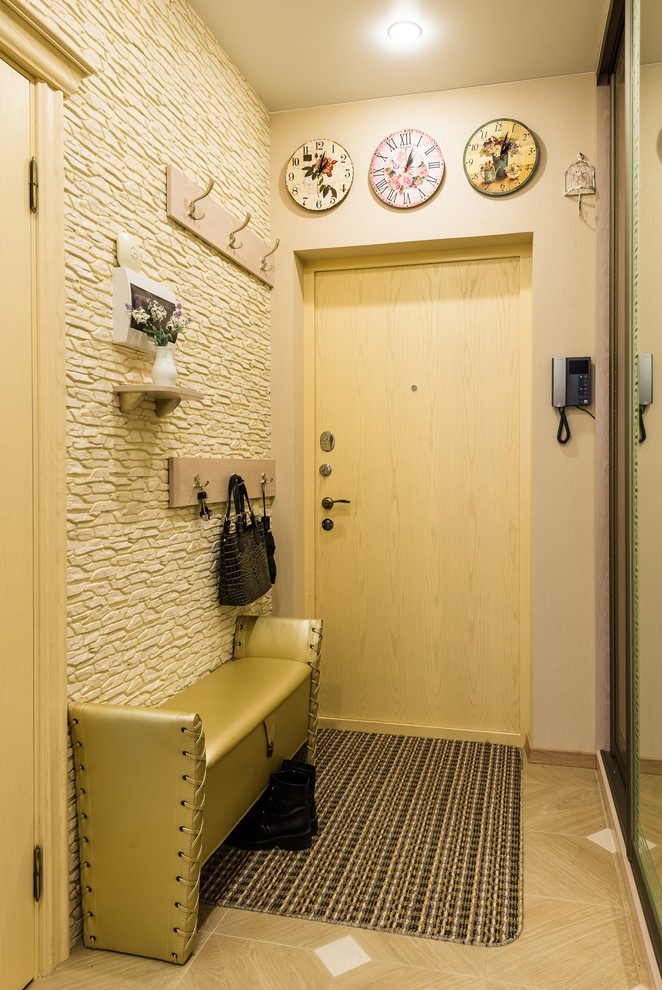 Интерьер маленького коридора,площадью 5 кв.м