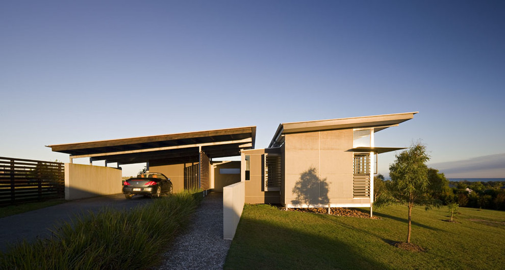 Photo of a contemporary shed and granny flat in Sunshine Coast.