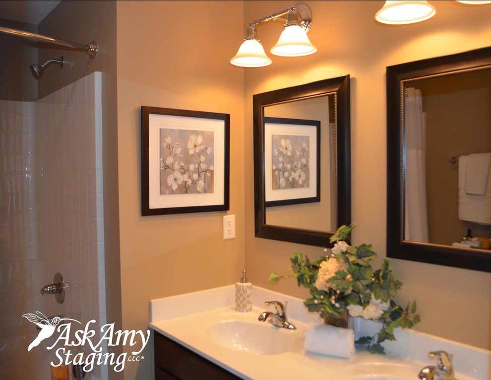 Bathroom - transitional bathroom idea