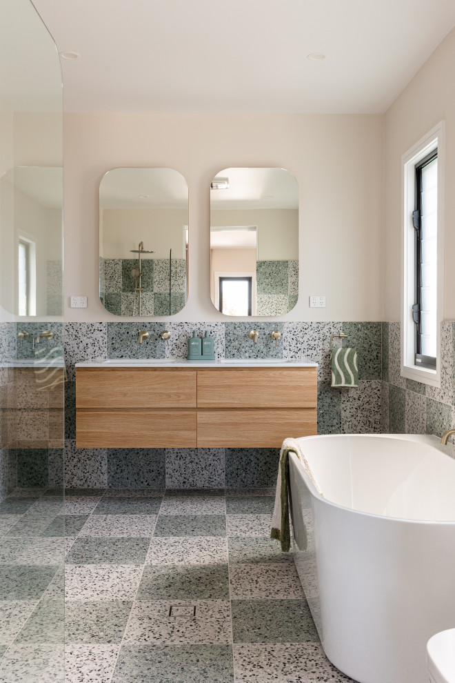 Midcentury bathroom.