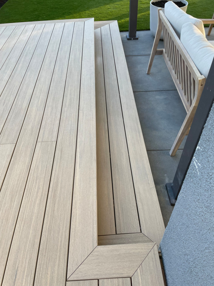 Modern Backyard Remodel - Huntington Beach - Modern - Deck - Orange ...