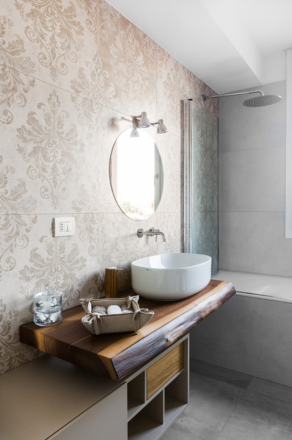 Appartamento VA transitional-bathroom