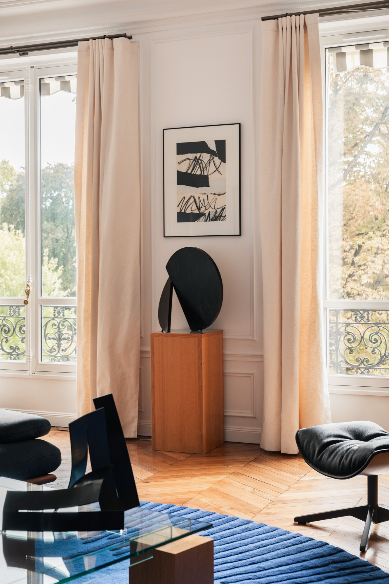 Des Sculptures mises en valeur dans un haussmannien transformé