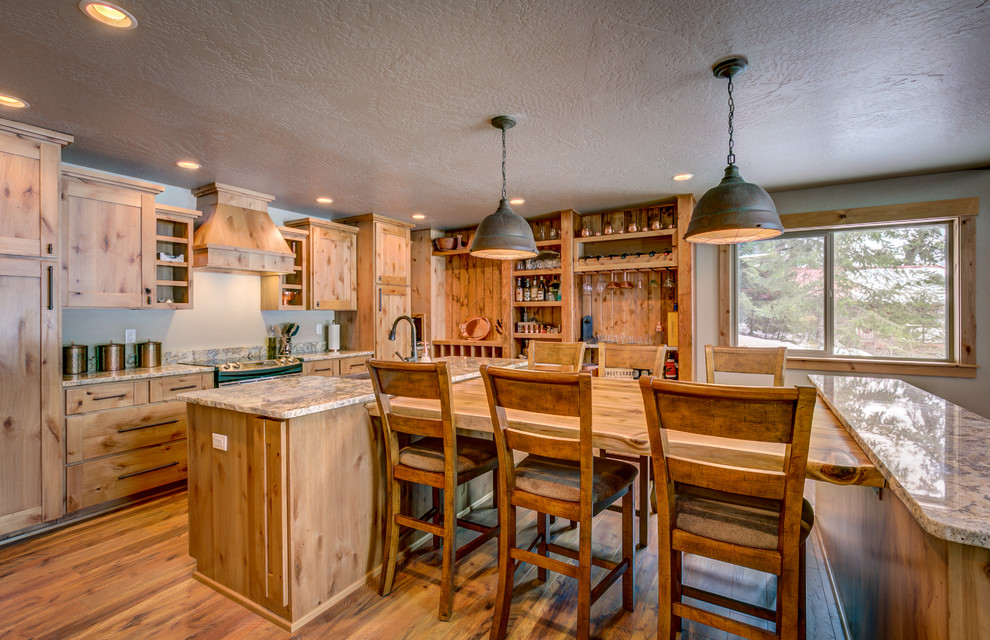 Home design - rustic home design idea in Seattle