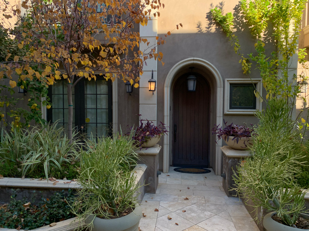 This is an example of an entryway in Los Angeles.