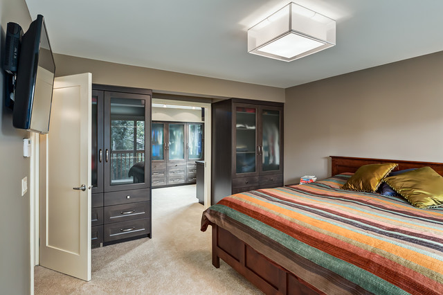 Master Bedroom Ensuite And Walk In Closet Transitional