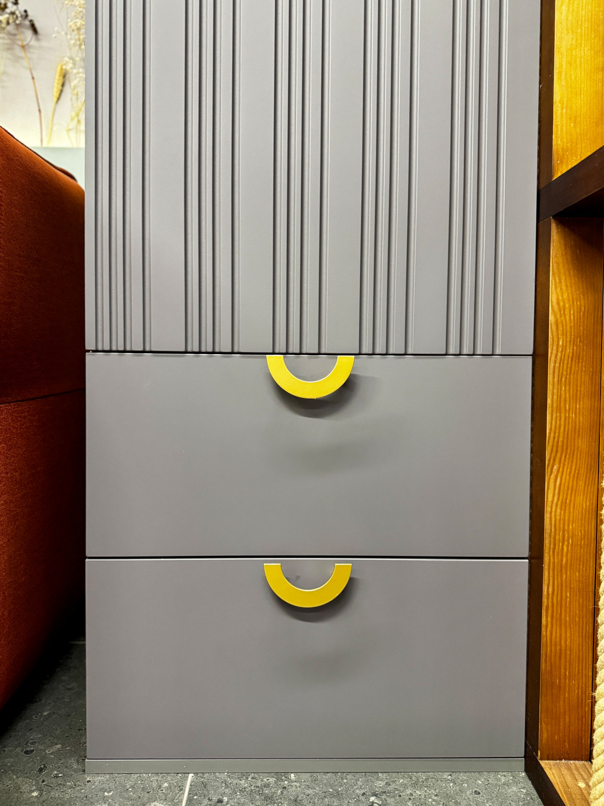 П-образный шкаф в шоуруме