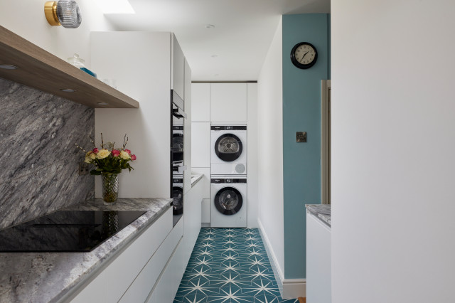 Farnborough Kitchen modern-kitchen