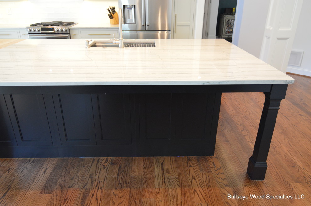 Eat-in kitchen - large transitional u-shaped medium tone wood floor and brown floor eat-in kitchen idea in DC Metro with a single-bowl sink, shaker cabinets, gray cabinets, quartzite countertops, white backsplash, ceramic backsplash, stainless steel appliances, an island and white countertops