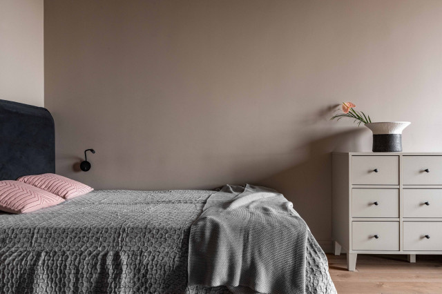 Квартира на Юшуньской modern-schlafzimmer