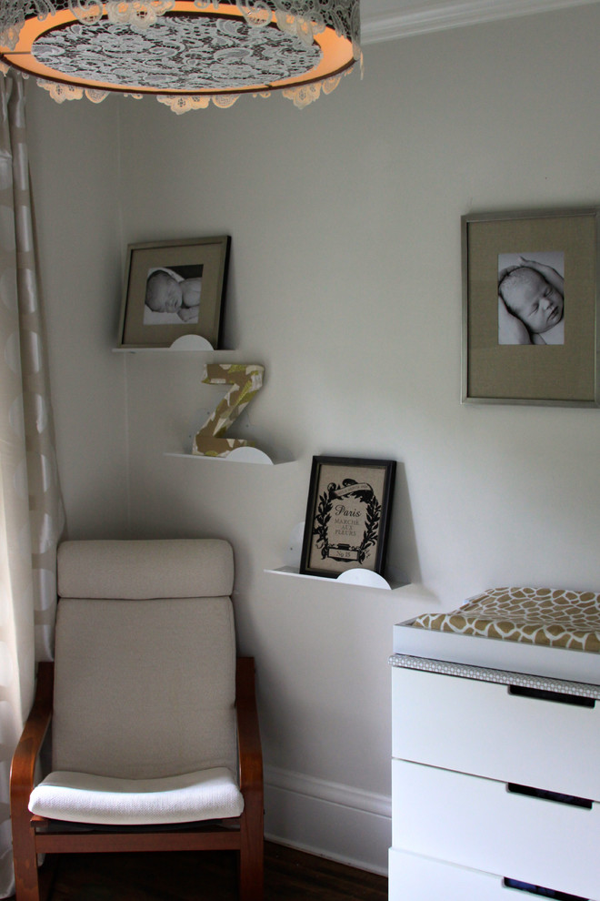 Inspiration for a small transitional girl home design remodel in Chicago with white walls