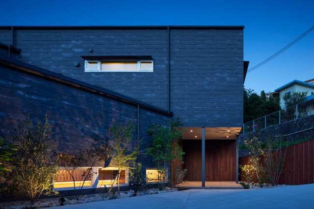 テラス・ヴィラ・癒穏（藤本高志建築設計事務所） giapponese-moderno-facciata