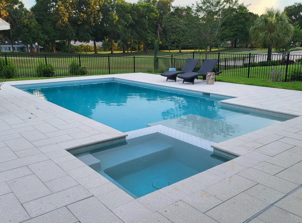 Modern sleek pool and spa Apopka Florida