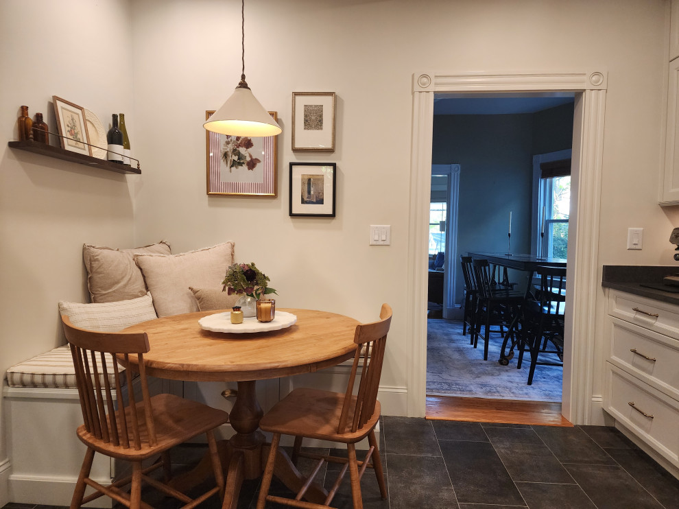 16831 - The Purrfect Kitchen