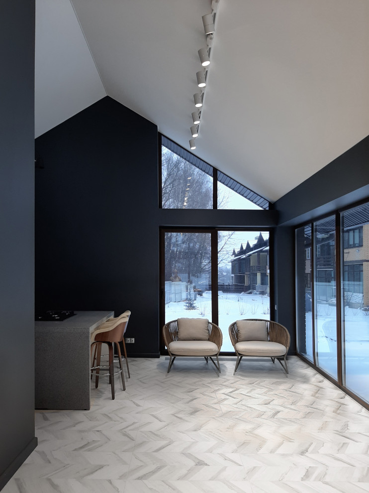 Беседка с панорамным остеклением.