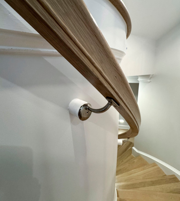 Project #116 | Elegant Curved Staircase klassisch-modern-treppen