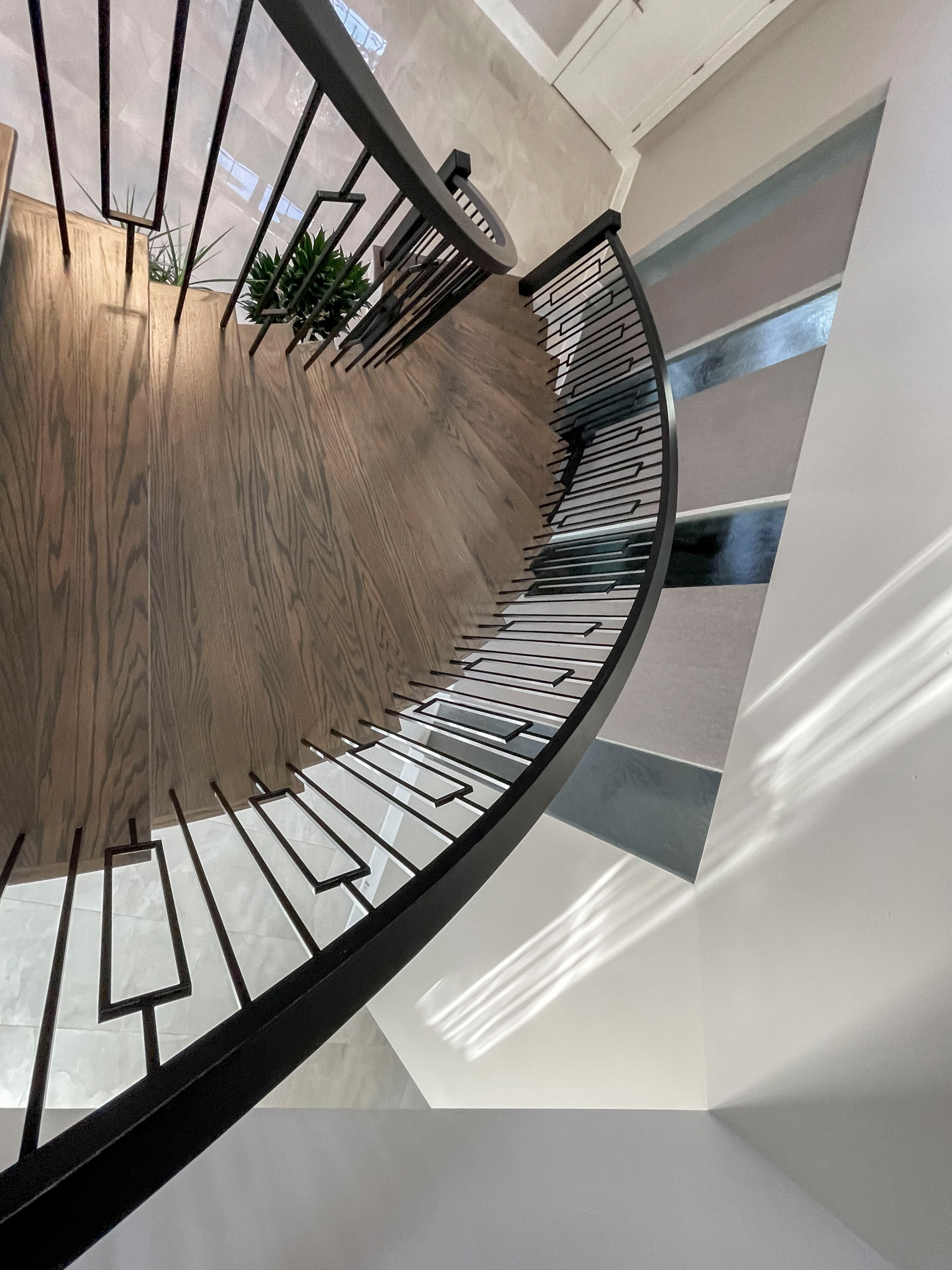 114_Striking Floating-Curved Staircase, Leesburg VA 20175