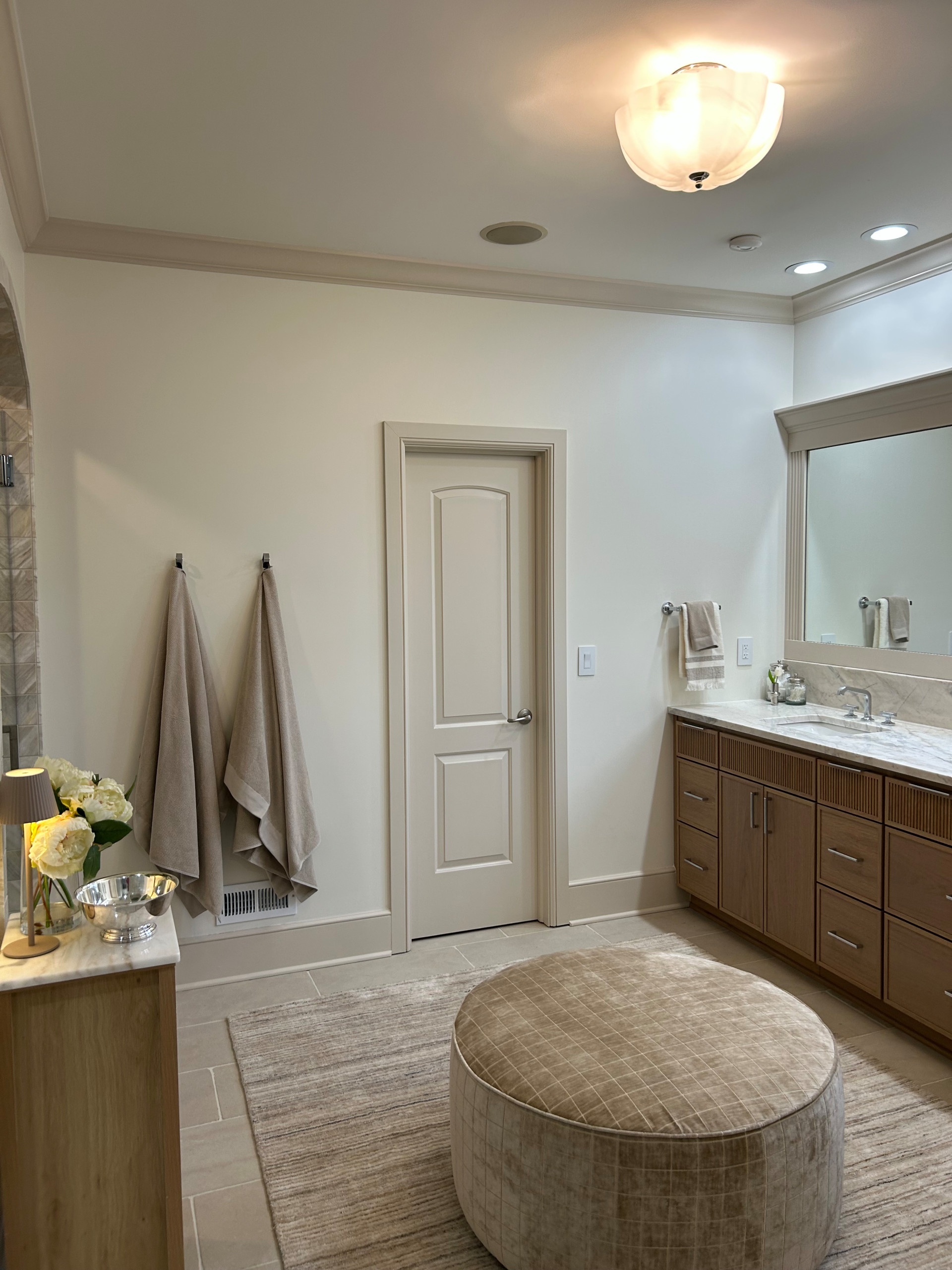 Neutral Mediterranean Bathroom