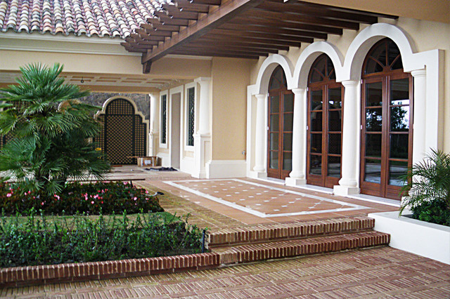 Classical Mediterranean Home mediterraneo-fachada