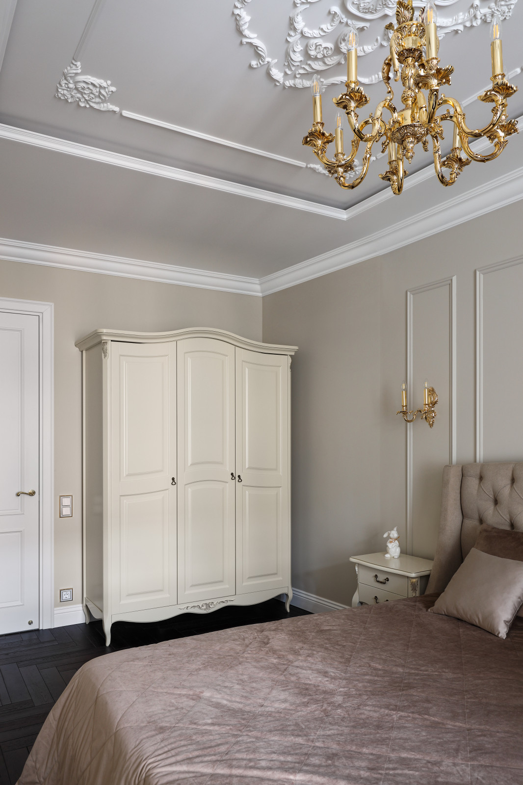 Реализованный дизайн-проект квартиры 90 кв.м.в стиле неоклассика