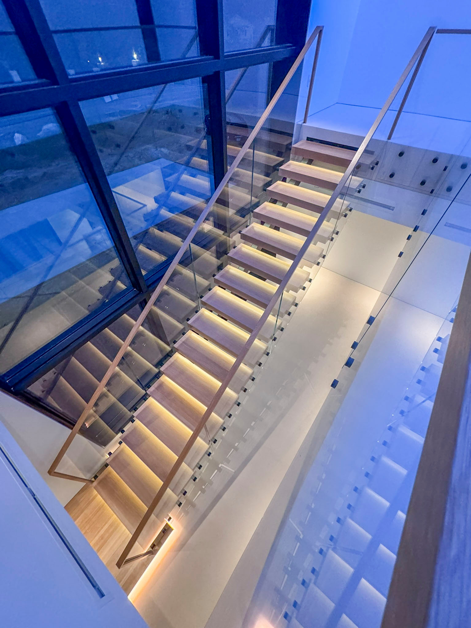 126_Visually Open and Light Contemporary Staircase, Mclean, VA 22102