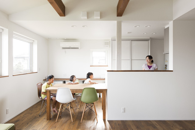 TAHI様邸 scandinave-salle-a-manger