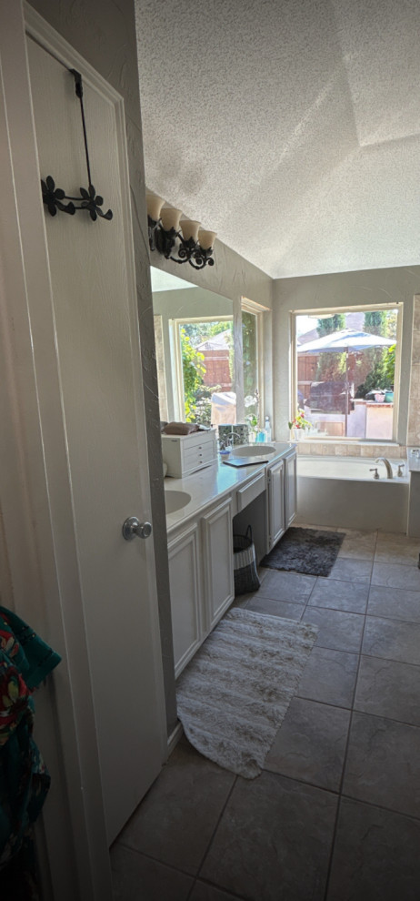 Before Master Bathroom Remodel