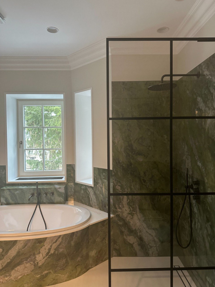 Душевая кабина/ванная комната