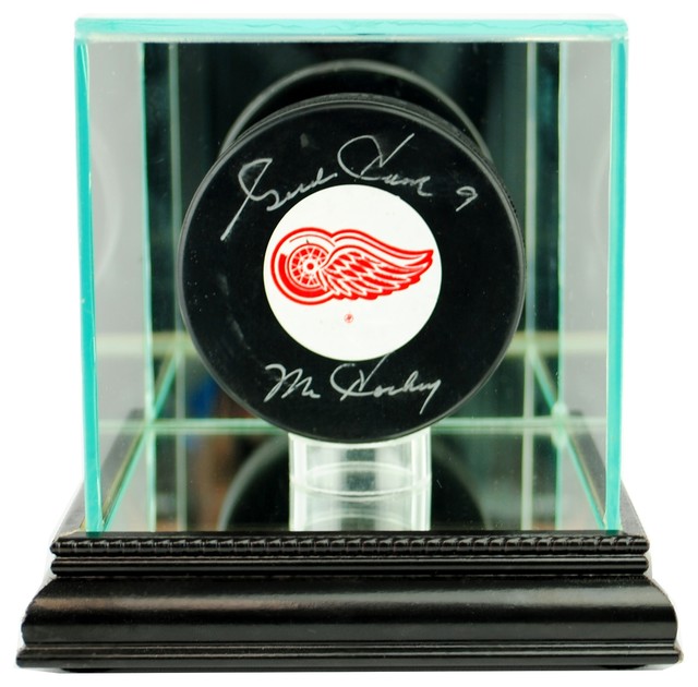 Single Hockey Puck Display Case Traditional Sports And Game Room