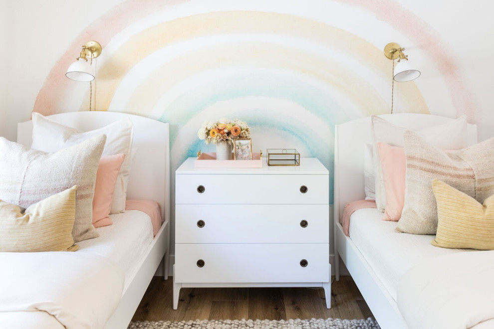 Design ideas for a beach style kids' bedroom in Orange County.
