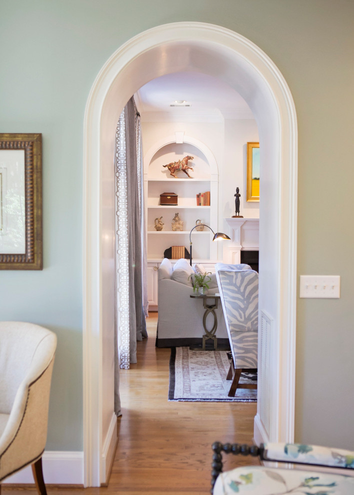 Example of a transitional home design design in Atlanta
