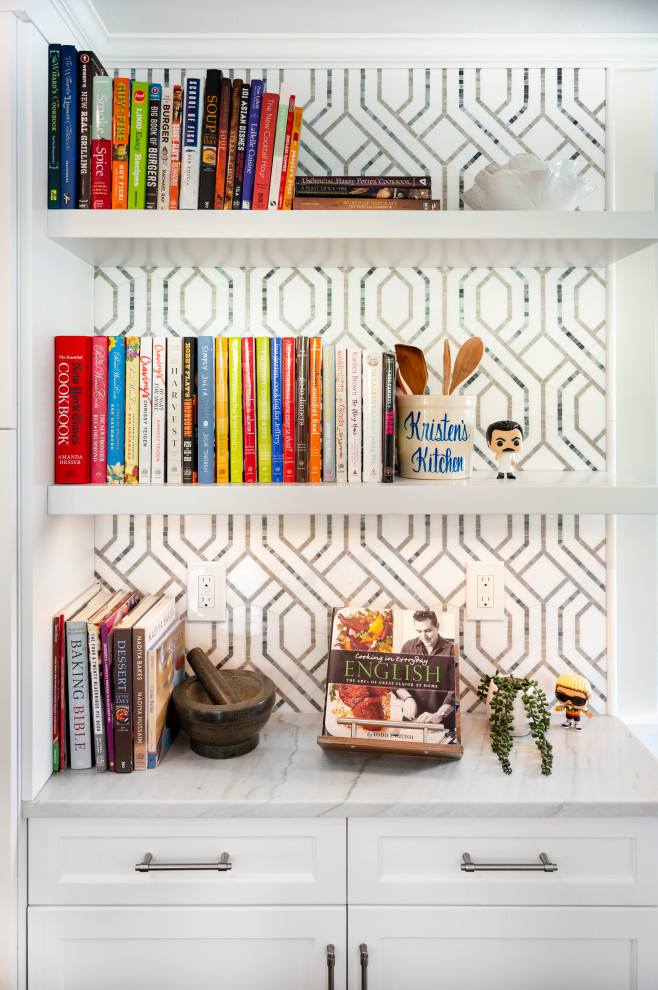 Kitchen - transitional kitchen idea in Bridgeport