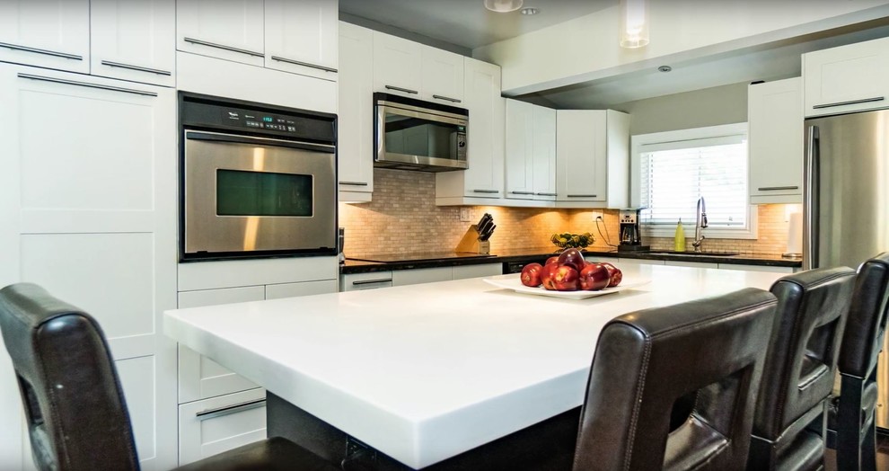 Kitchen - coastal kitchen idea