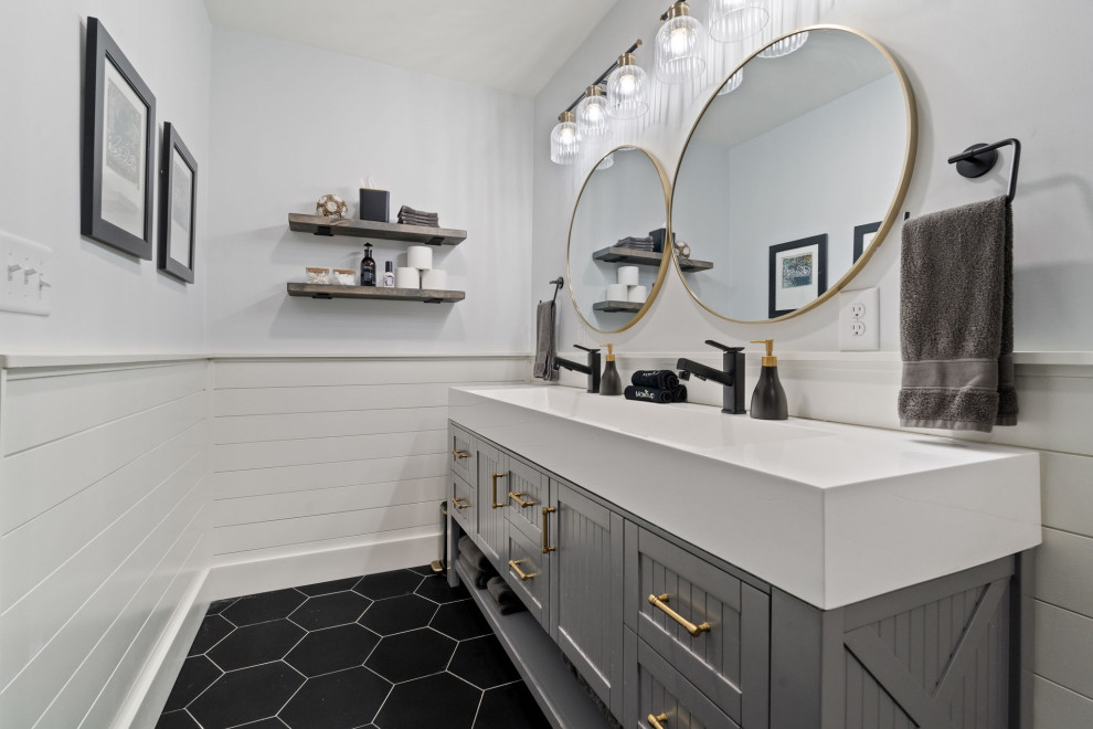 1950 River Way Drive