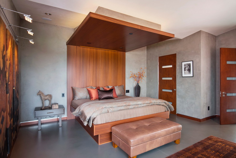 Photo of a contemporary bedroom in San Diego with grey walls.