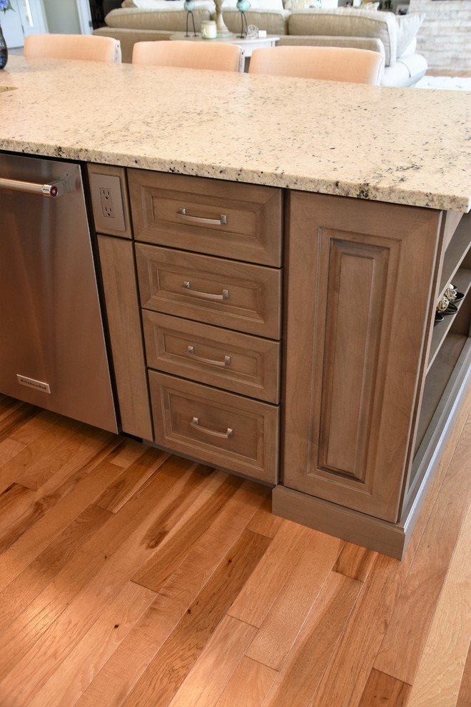 Home design - transitional home design idea