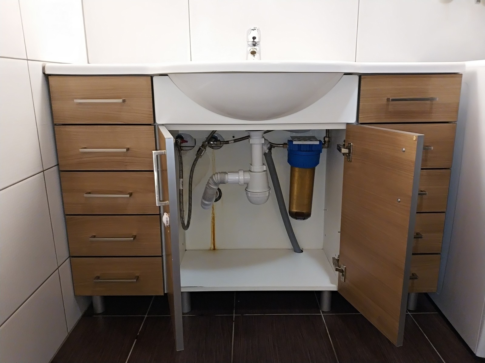 Замена водорозеток в трёхкомнатной квартире на Шпалерной улице