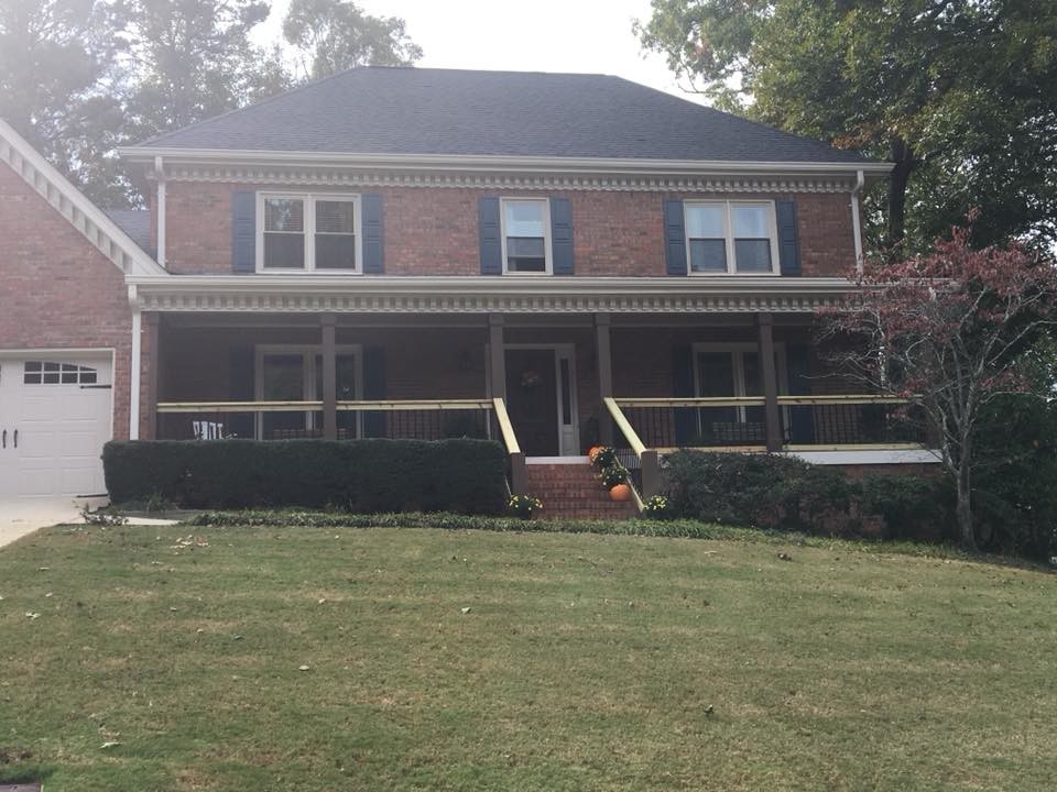Inspiration for a transitional home design remodel in Atlanta
