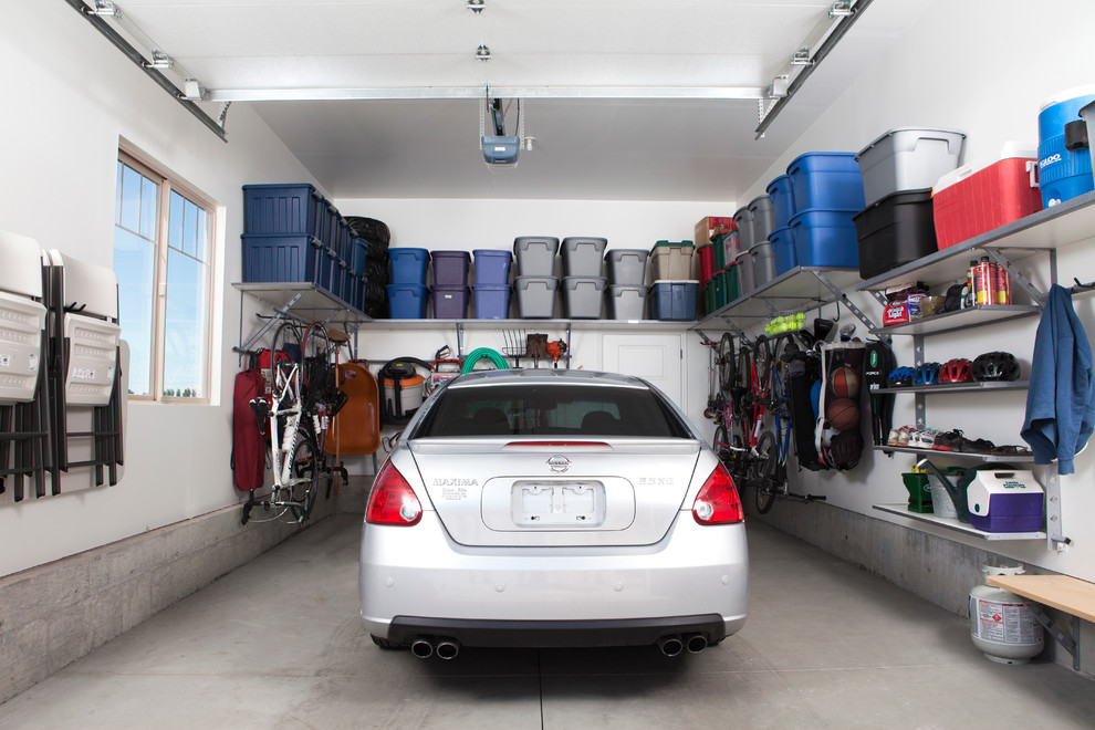 Traditional garage in Kansas City.