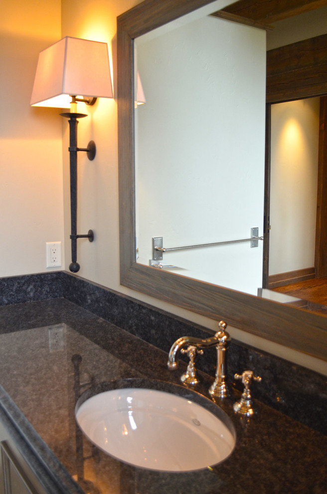 Bathroom - rustic bathroom idea